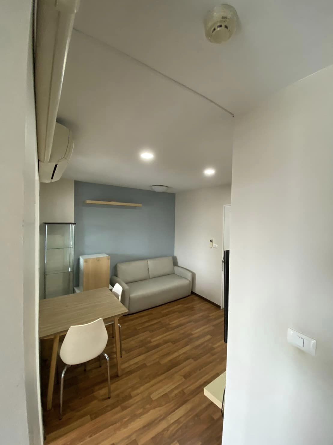 ปล่อยเช่าคอนโด 8,500 บาท ต่อเดือน U @ Huamak Station (ยู แอท หัวหมาก สเตชั่น) ตึก A ชั้น 6 พท.31 ตรม. 1 ห้องนอน 1 ห้องโถง 1 ห้องน้ำ แยกโซนครัว