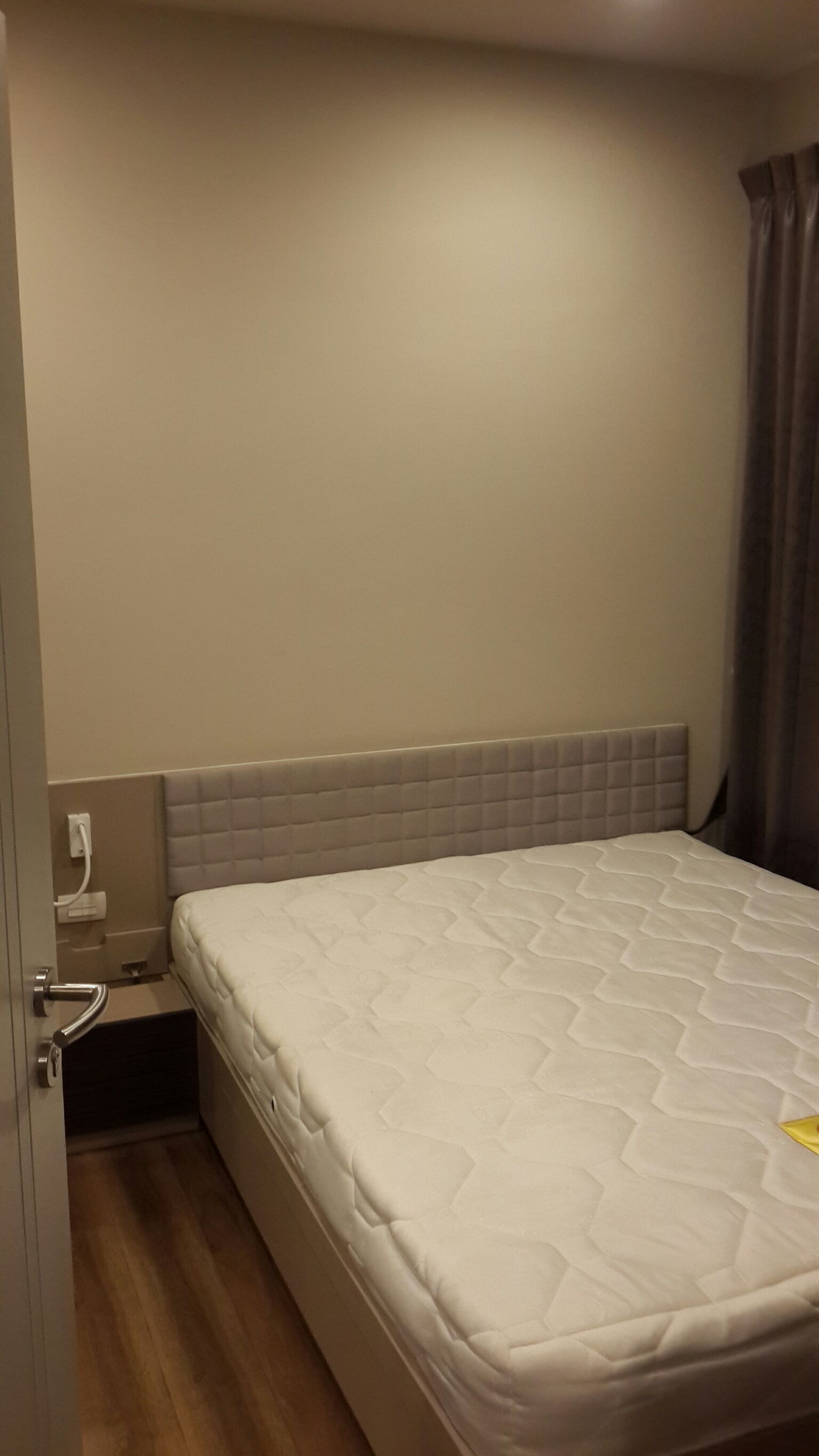 ขาย/ให้เช่า คอนโดออนิกซ์พหลโยธิน (Onyx Phahonyothin) 1 ห้องนอน 1 ห้องน้ำ พื้นที่ 31 ตรม. วิวสระน้ำ