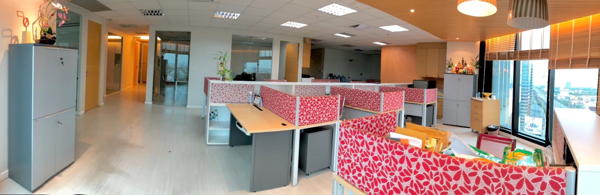 ให้เช่าสำนักงาน พร้อมเข้าอยู่ / ตกแต่งแล้ว 16 ตึกเซ็นทรัล ซิตี้ ทาวเวอร์ (complex เดียวกันกับ ห้างเซ็นทรัลบางนา) - ขนาด 186.73 ตร.ม. ชั้น