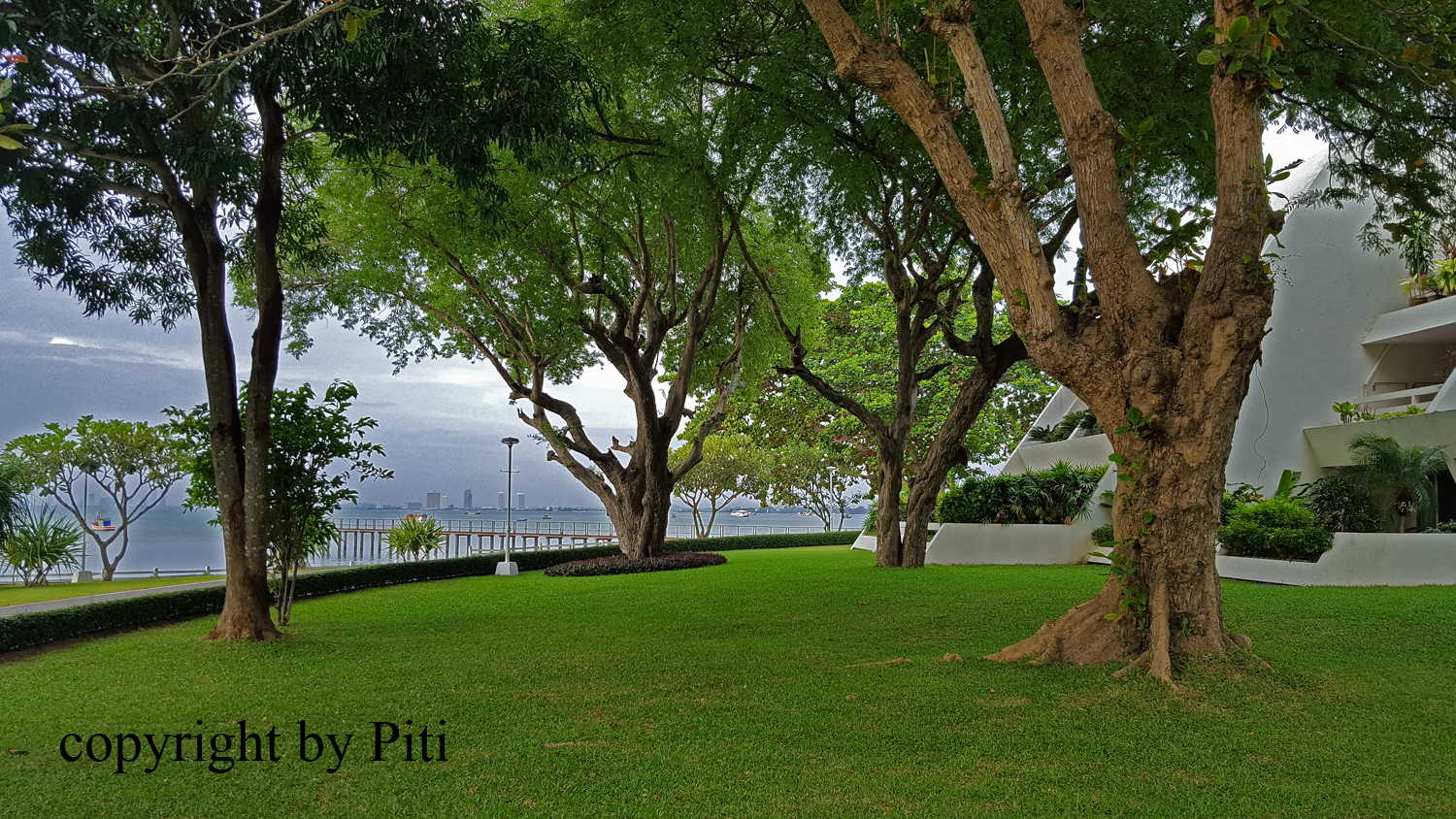 รหัสทรัพย์ 32240 ขายคอนโด Bang Saray Condominium (บางเสร่ คอนโดมิเนียม) ติดทะเลพัทยา 150 ตรม. 2 ห้องนอน 2 ห้องน้ำ 2 ระเบียง ตกแต่งดีไซน์ สวย สง่า มีคลาส ไม้จริง บิ้วอิน พื้นจากตุรกี material นำเข้าจากอิตาลี