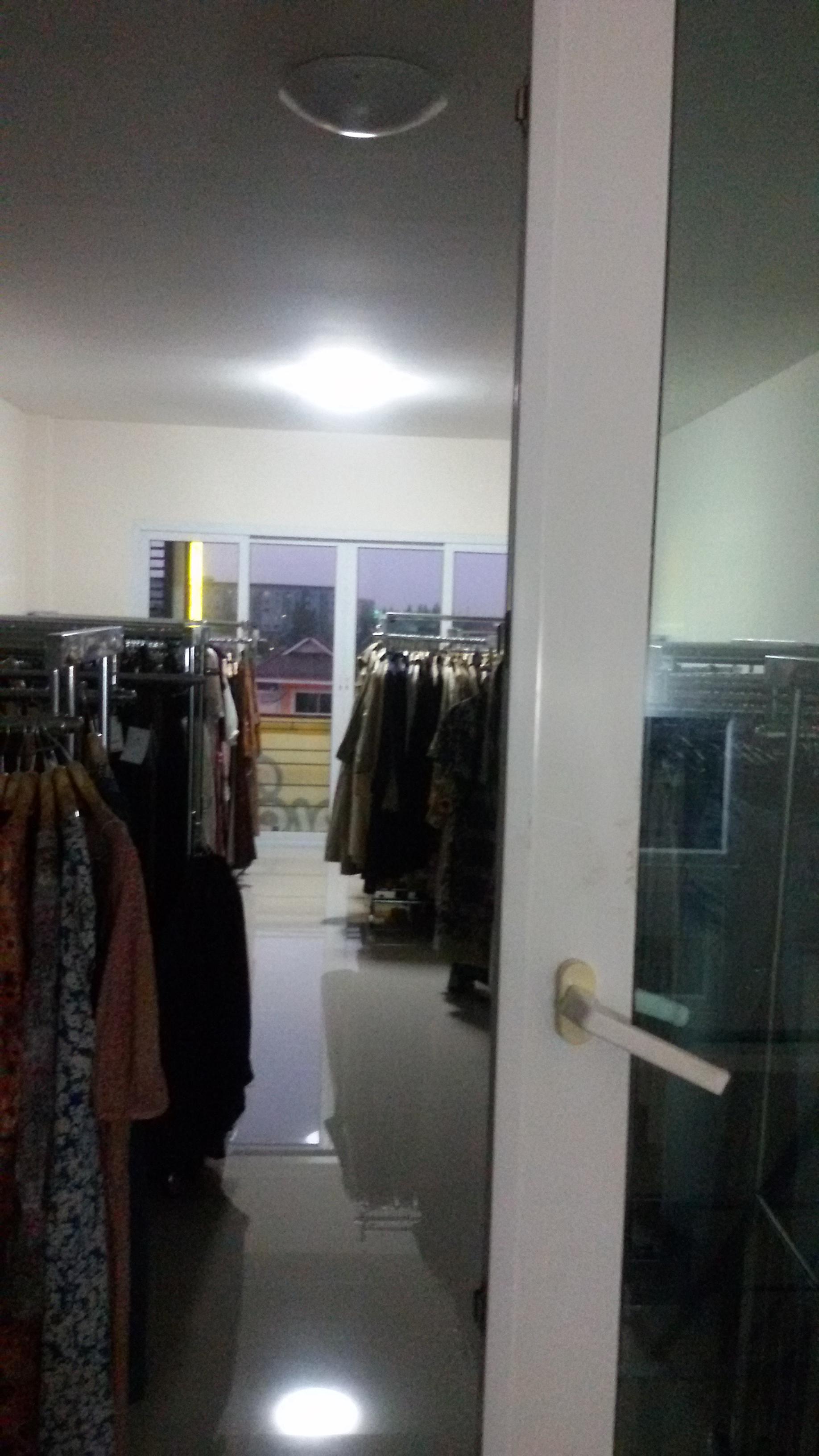 ขายตึกแถวอาคารพาณิชย์ 5 ชั้น ห้องมุม ชั้นลอยต่อเติมเต็มพื้นที่ มีชั้นใต้ดิน หน้ากว้าง 6 เมตร ตัวตึกติดถนนใหญ่