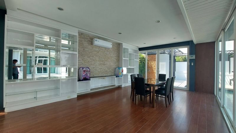 ขาย / ให้เช่าบ้านแต่งครบราคา 295,000บาท ต่อเดือน ขาย 35.9 ล้านบาท Perfect Masterpiece Rama 9 : เพอร์เฟค มาสเตอร์พีซ พระราม9 (พัฒนาการ 63)