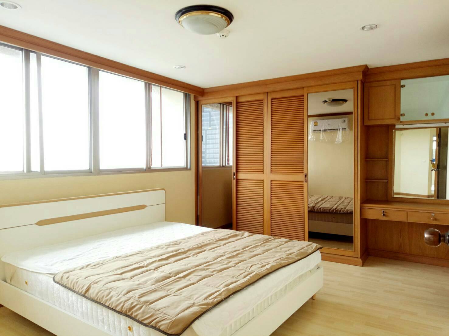 ให้เช่าคอนโด Tai Ping Towers (ไท ปิง ทาวเวอร์ส) 2 ห้องนอน 2 ห้องน้ำ ขนาด 116 ตรม ชั้น 14