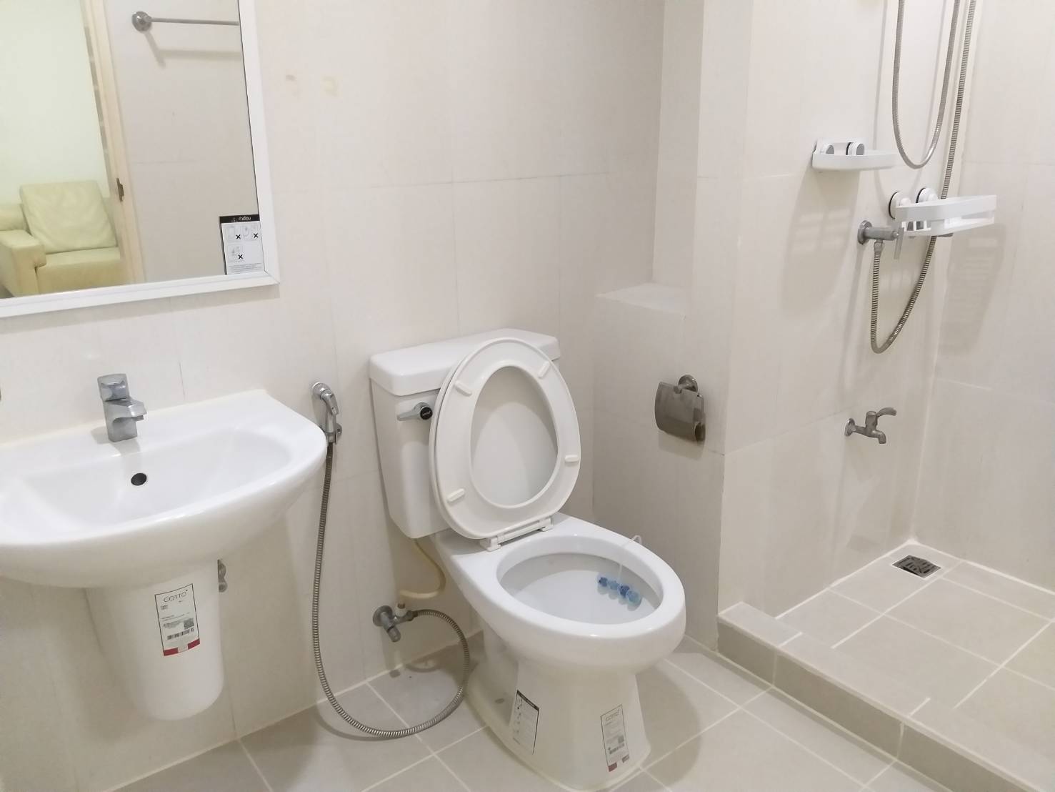 ให้เช่า iCondo Serithai Green Space (ไอคอนโด เสรีไทย กรีนสเปซ) ตั้งอยู่หน้าถนนเสรีไทย ระหว่างเสรีไทย43-45 ห้องทำใหม่เอี่ยม สวยจนหลงรัก