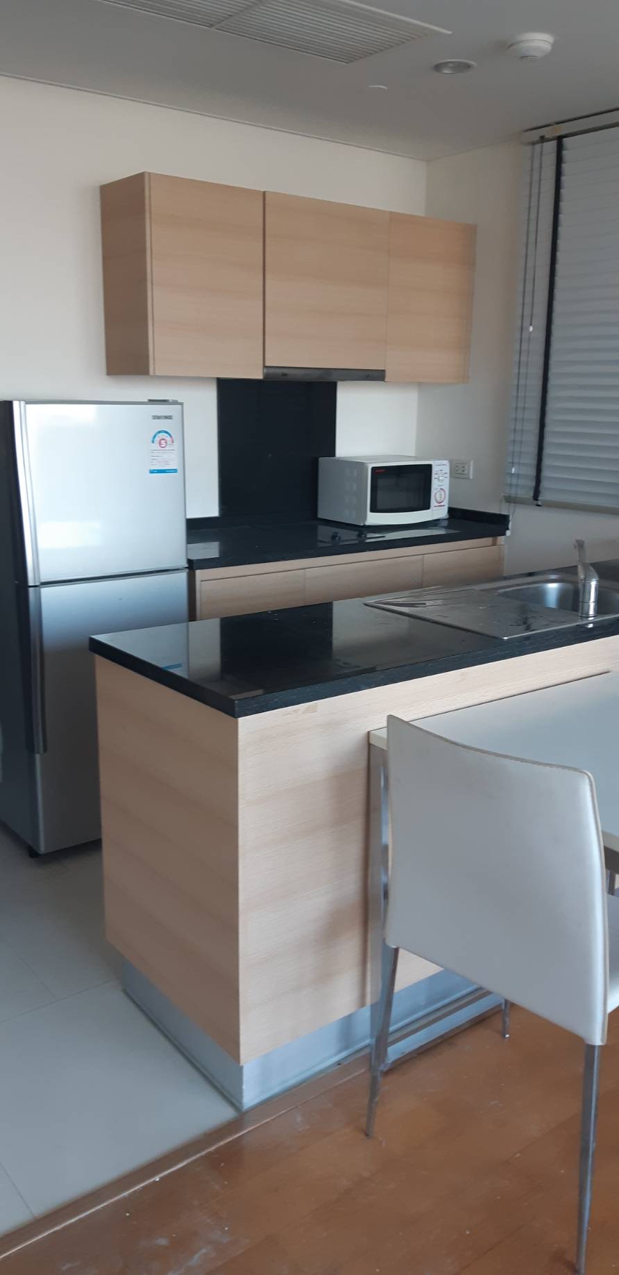 ให้เช่าคอนโด Wind Sukhumvit 23 (วินด์ สุขุมวิท 23) 1 ห้องนอน 1 ห้องน้ำ ชั้น 8 ขนาด 53 ตรม.ห้องแต่งครบพร้อม