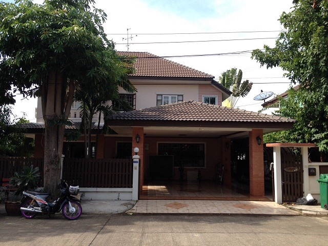 ขายบ้านเดียวหมู่บ้าน ลภาวัน โครงการ 9 ถนนเลียบคลองแอน 4 ห้อง 3 ห้องน้ำ 1 ห้องนั่งเล่น 1 ห้องโถง 1 ห้องครัว 1 ห้องทานอาหาร พื้นที่ 89 ตร.ว ถนนราชพฤกษ์