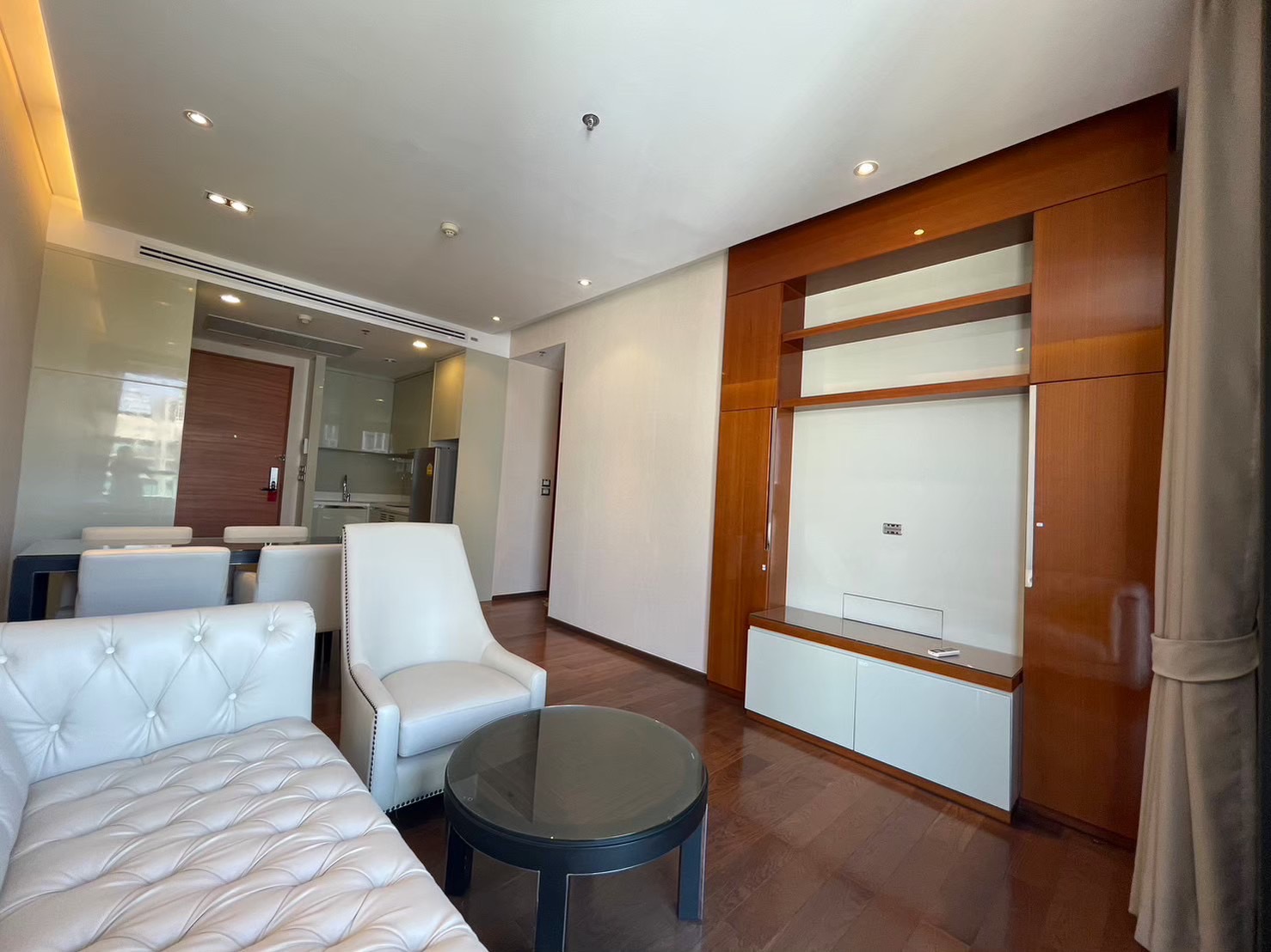ขายคอนโด The Address Sukhumvit 28 : ดิ แอดเดรส สุขุมวิท 28 - Type: 2 ห้องนอน 2 ห้องน้ำ 1 ห้องนั่งเล่น 1 ห้องครัว