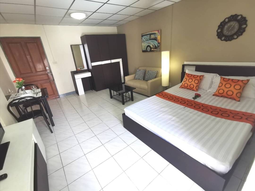 ให้เช่าคอนโด Baan Kluai Nam Thai (บ้านกล้วยน้ำไท) ((ให้เช่าถูกมาก)) คอนโดใกล้ BTS เอกมัย แต่งครบพร้อมอยู่ ใกล้ BTS เอกมัย 900 เมตร ติดถนนพระราม4