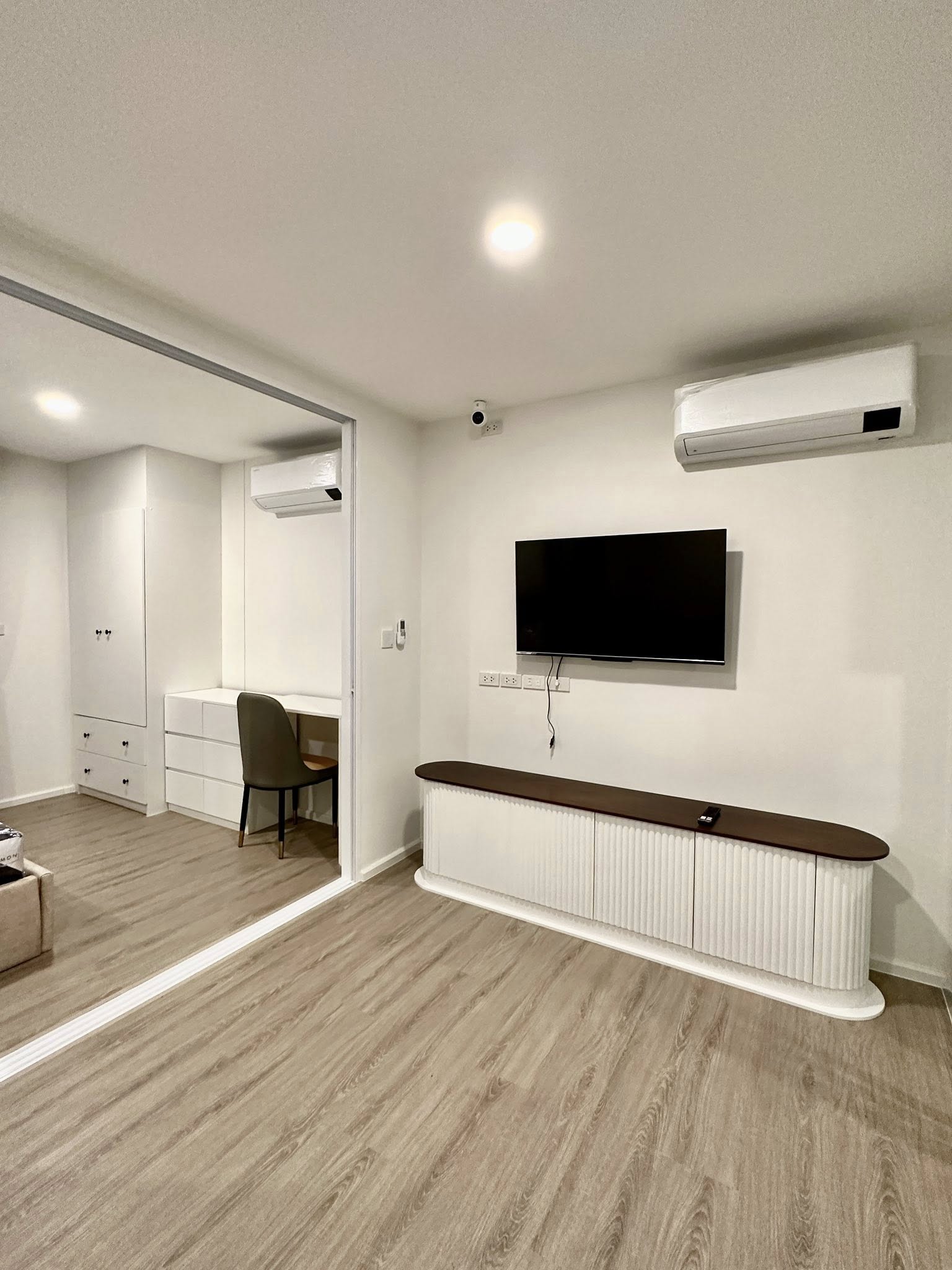 ให้เช่าคอนโด ชาโตว์ อินทาวน์ รัชโยธิน / For Rent Chateau In Town Ratchayothin (English below)