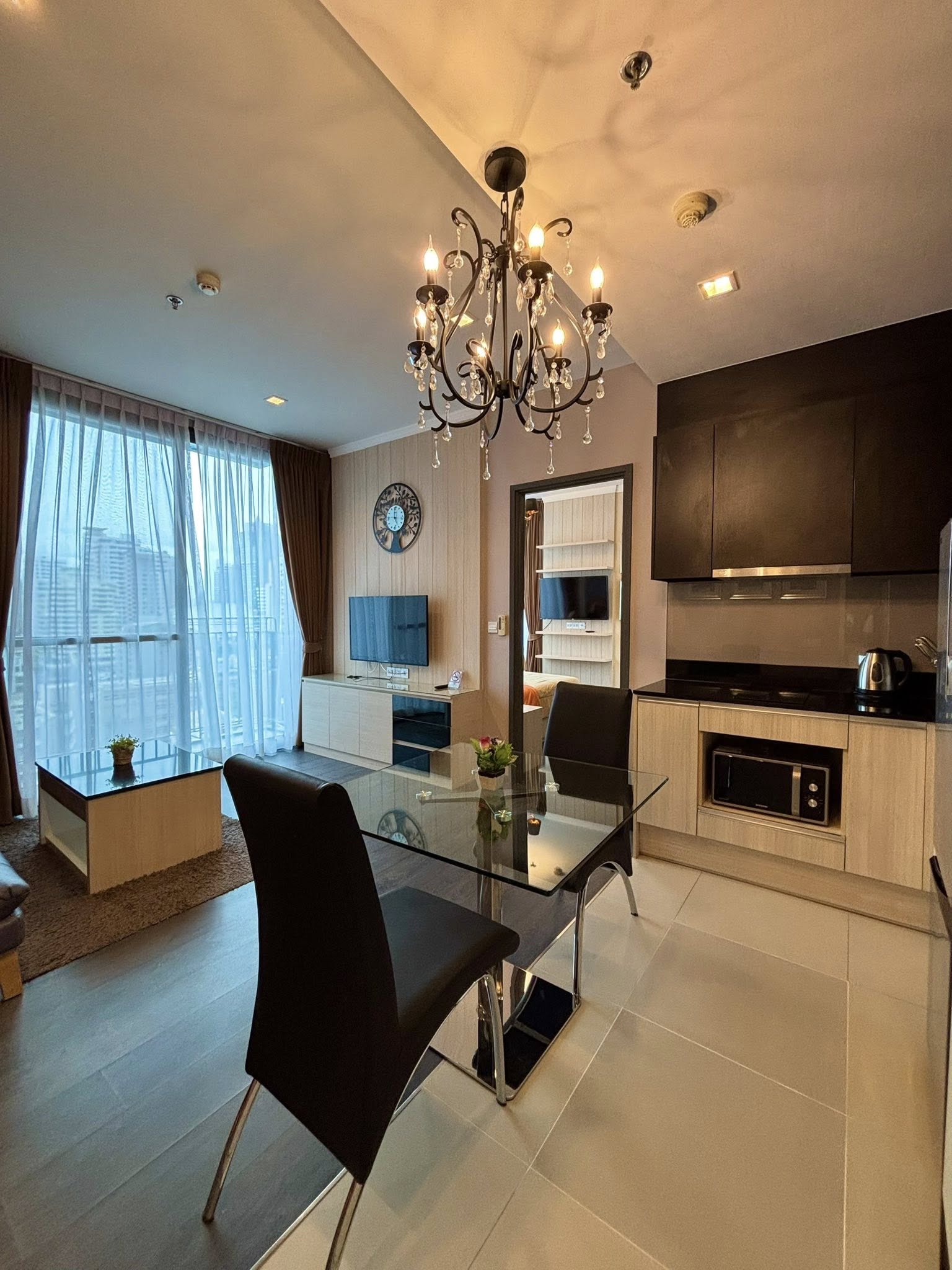 🏢 ให้เช่าคอนโด! Edge Sukhumvit 23 (เอดจ์ สุขุมวิท 23) ห้องมุม ชั้น 10 ขนาด 42 ตร.ม. แบบ 1 ห้องนอน พร้อม อ่างอาบน้ำ