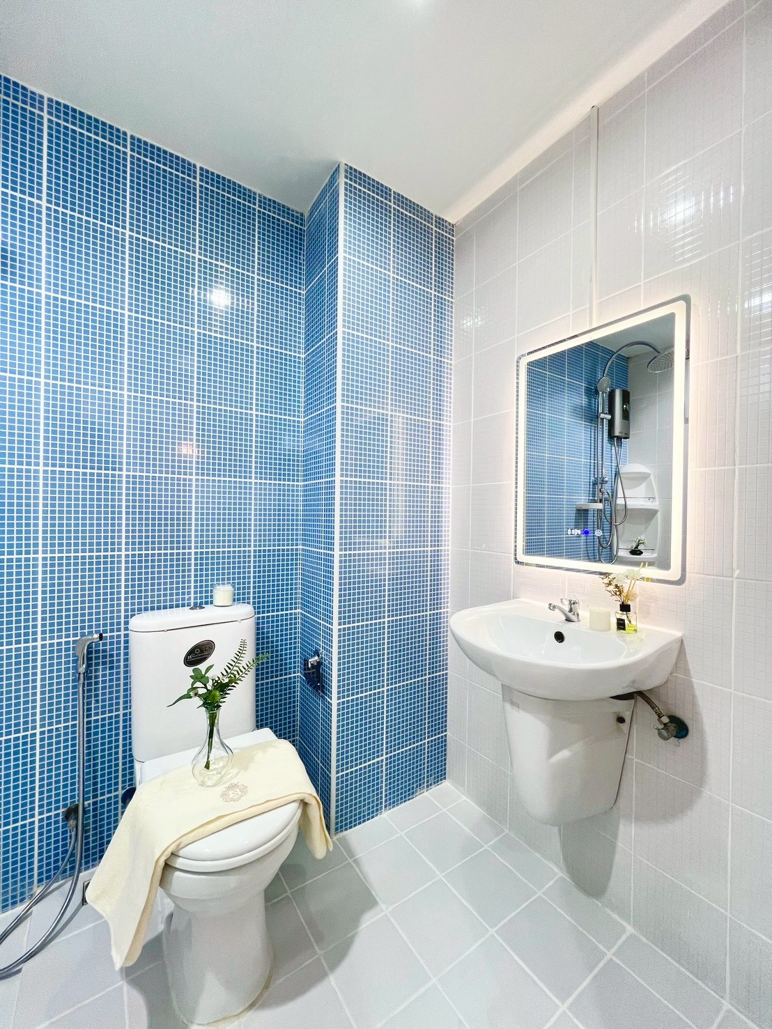 🔥 ขายด่วน! คอนโด Double U ลาดพร้าว-วังหิน (Double U Ladprao-Wanghin) 🔥 คอนโด Low-rise 8 ชั้น ทำเลดี เงียบสงบ เหมาะทั้งอยู่อาศัยและปล่อยเช่า