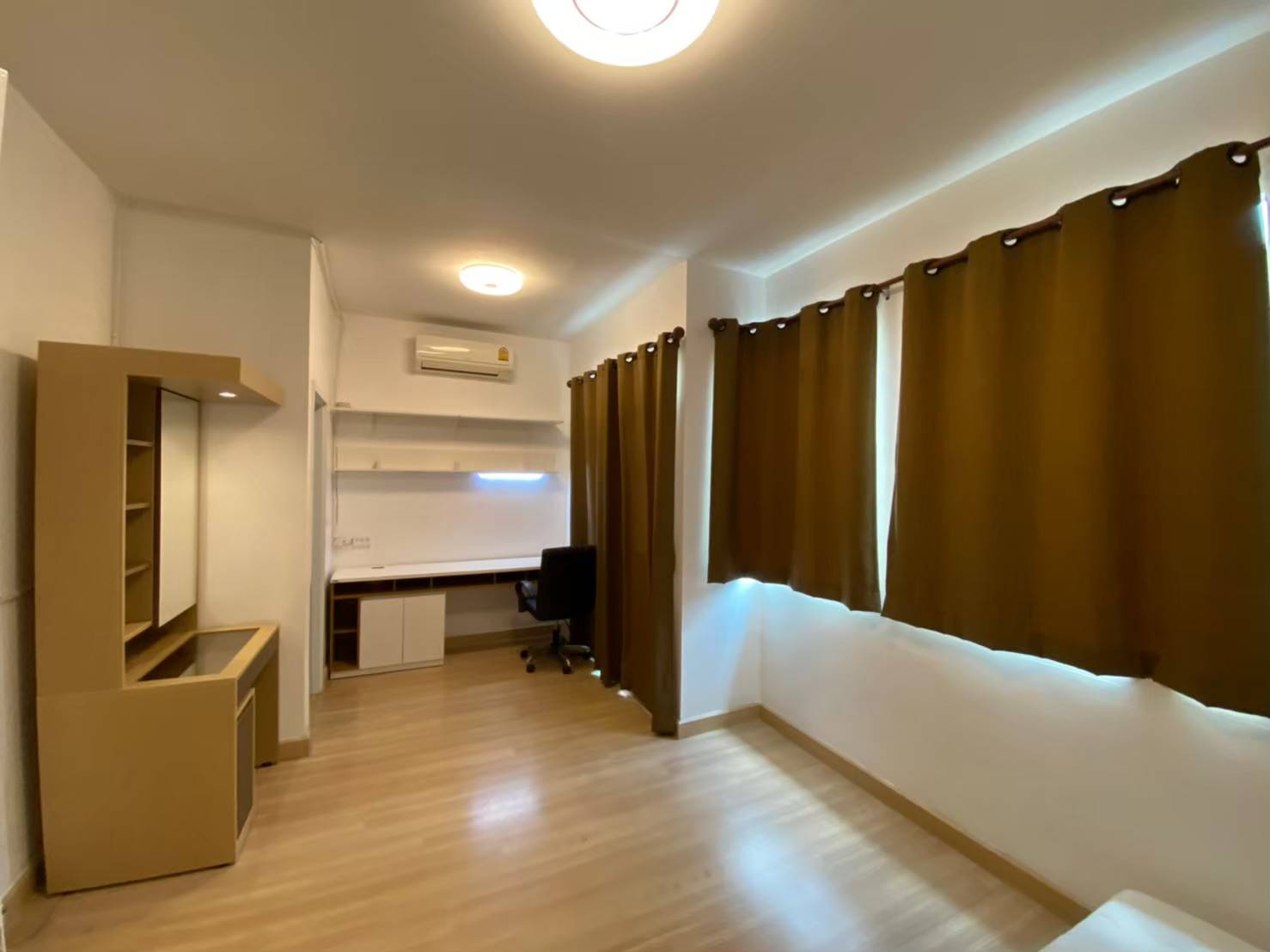 ให้เช่าทาวน์เฮาส์ 2 ชั้น Gusto Phaholyothin – Saimai : หมู่บ้าน กัสโต้ พหลโยธิน – สายไหม ถนนสายไหม เนื้อที่ 32.75 ตารางวา 2 ชั้น 4 ห้องนอน 3 ห้องน้ำ