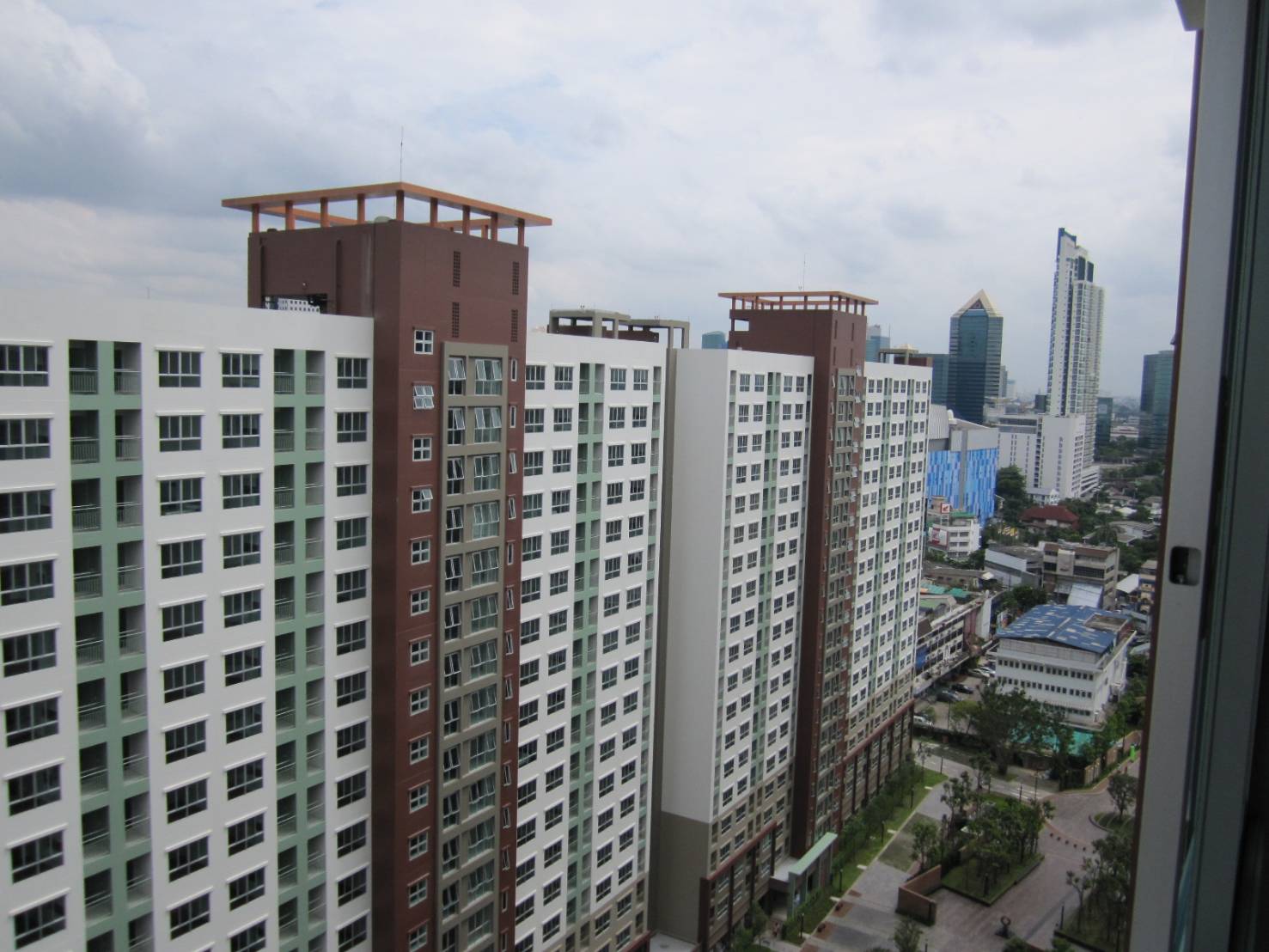 ขายคอนโด Lumpini Place Ratchayothin (ลุมพินี เพลส รัชโยธิน) 1 ห้องนอน 1 ห้องน้ำ ขนาด 28.5 ตรม ชั้น 20 (ห้อง 1484/430) อาคาร B