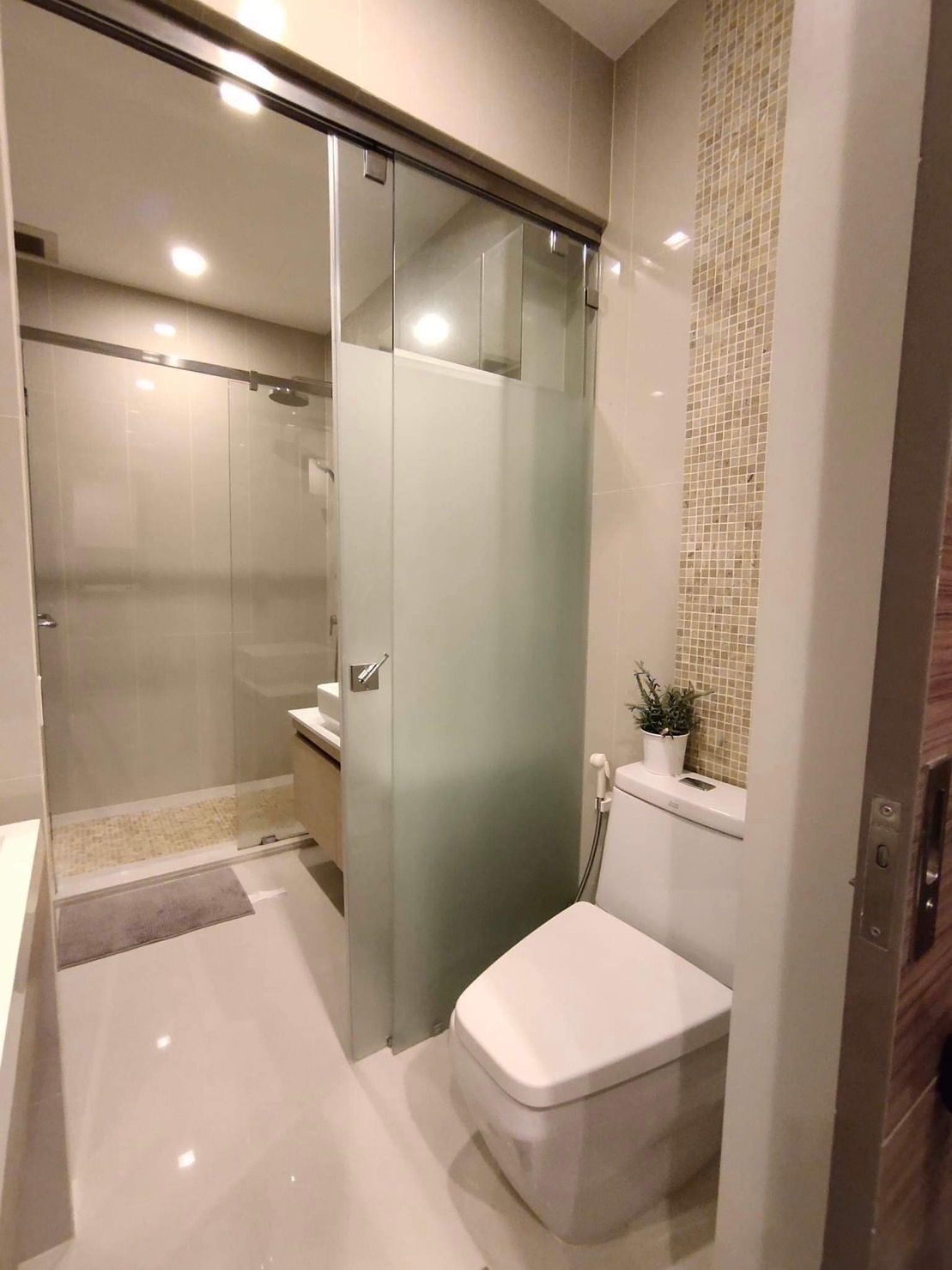 ขาย / เช่า คอนโด Q Asoke (คิว อโศก) 1 ห้องนอน 1 ห้องน้ำ ขนาด 37 ตรม ชั้น 10 ห้อง 1678/25 ห้องตกแต่งครบพร้อมอยุ่ ราคาเช่า 22000 บาท