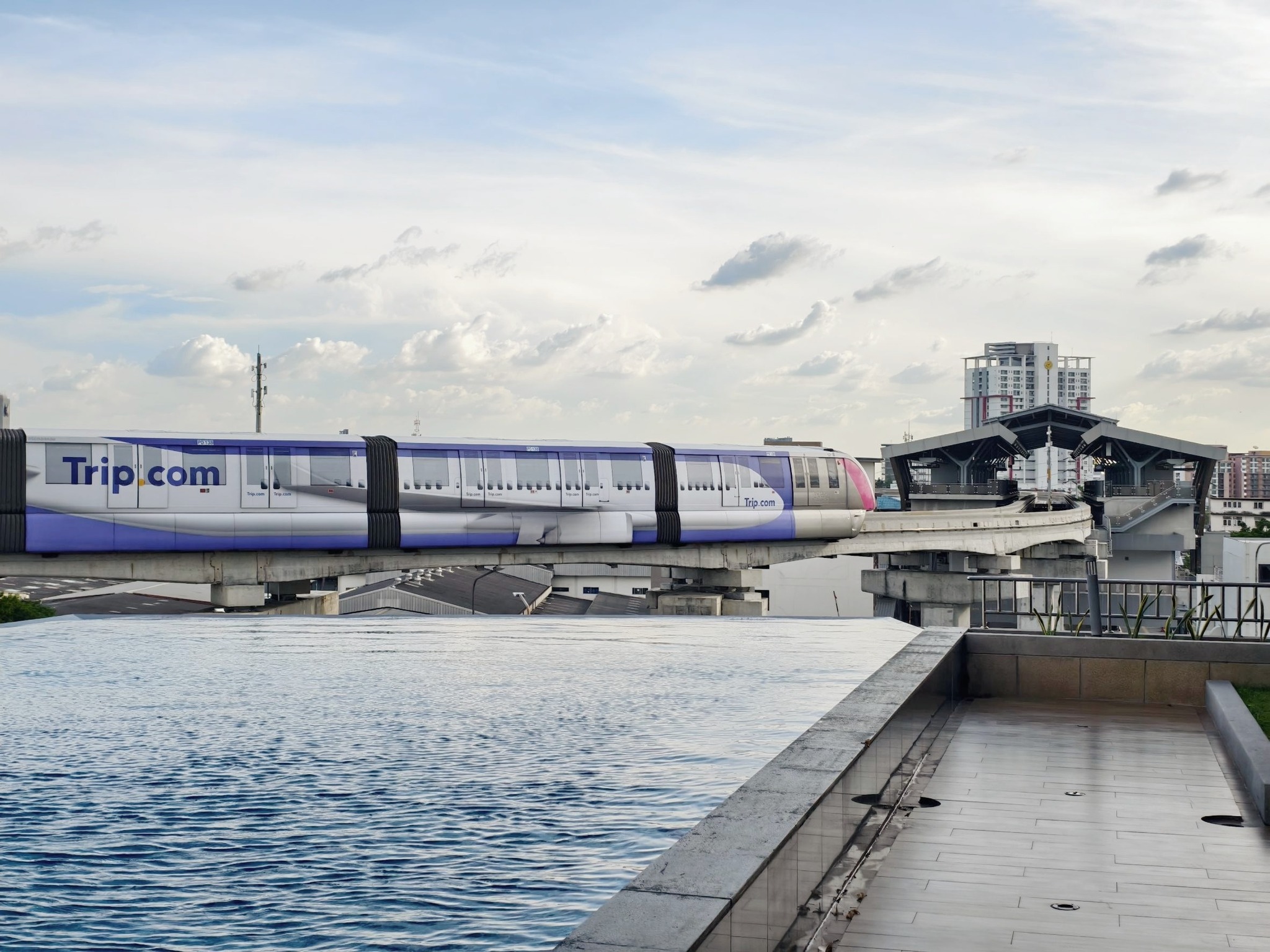 🏡✨ ให้เช่าคอนโดใหม่ ศุภาลัย วิสต้า ห้าแยกปากเกร็ด‼ ใกล้รถไฟฟ้าสีชมพูเพียง 100 เมตร