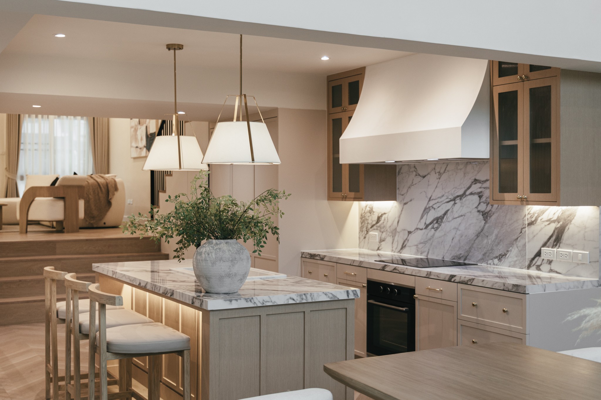 ขายและให้เช่าทาวน์โฮมติดเอกมัยทองหล่อ เดินถึง BTS พระโขนงได้ ทำเลเยี่ยมใจกลางเมืองติดเอกมัย ทองหล่อ เดินเพียงไม่กี่นาทีถึง BTS พระโขนง