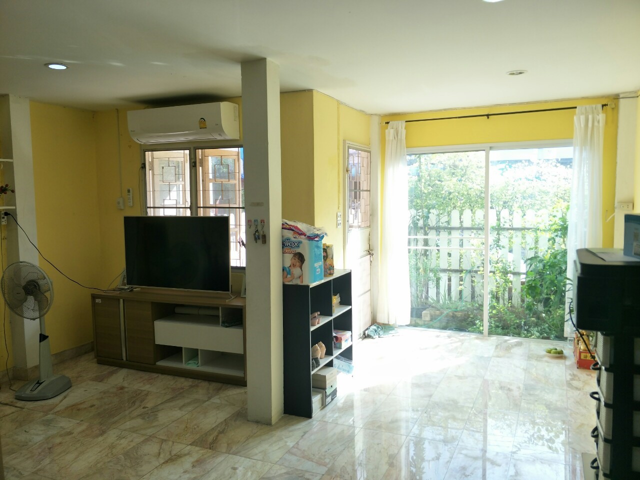 ขายทาวน์เฮ้าส์ 2 ชั้น ซื้อบ้านมีเงินทอน โครงการหมู่บ้าน คัทลิยา วิลล์ ลำลูกกา คลอง 3 — ติดถนนใหญ่ ไม่ต้องเข้าซอยย่อย