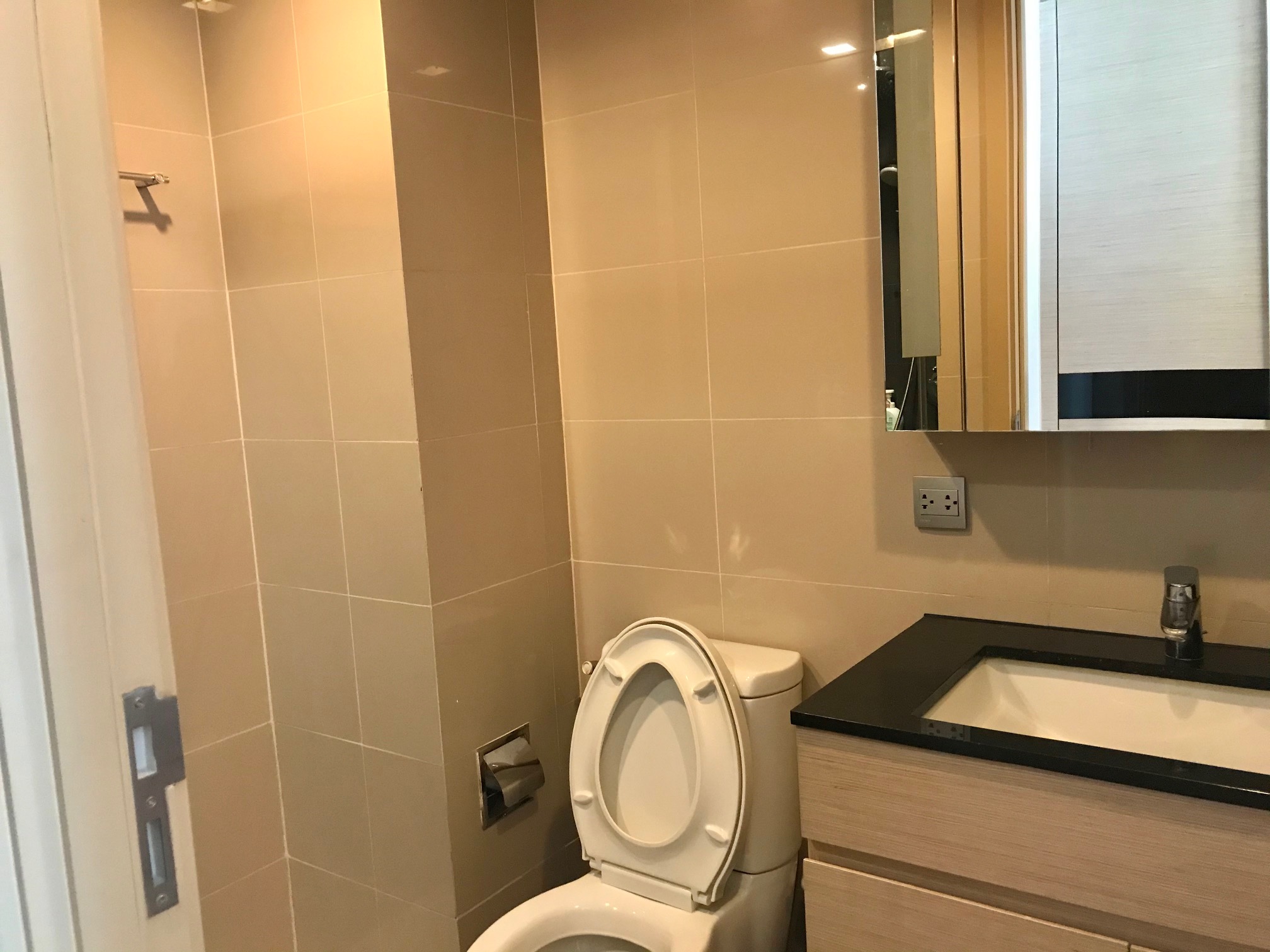 ขาย / เช่าคอนโด Via Botani (เวีย โบทานี) 1 ห้องนอน 1 ห้องน้ำ (ไม่มีอ่าง) ชั้น 3 ขนาด 37 ห้องแต่ครบ