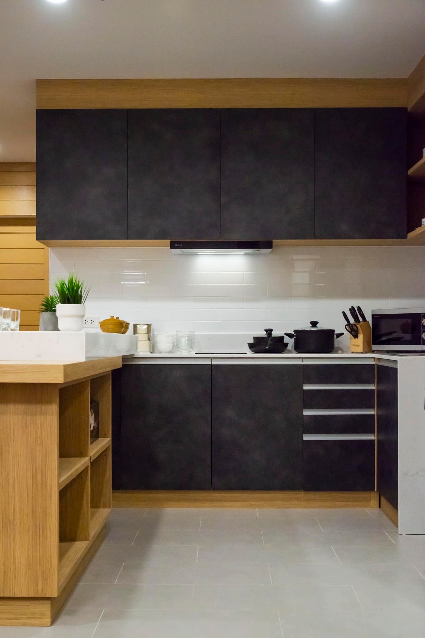 ✨ รหัสทรัพย์ 14007 ห้ามพลาด! คอนโดหรูใจกลางเมือง "บ้านเพลินจิต" ซอยร่วมฤดี 2 ให้เช่าด่วน! ✨ คอนโดทำเลทอง ใจกลางเพลินจิต! เดินทางสะดวกสุดๆ เพียง 300 เมตร จาก BTS เพลินจิต ชีวิตดีๆ เริ่มต้นที่นี่!