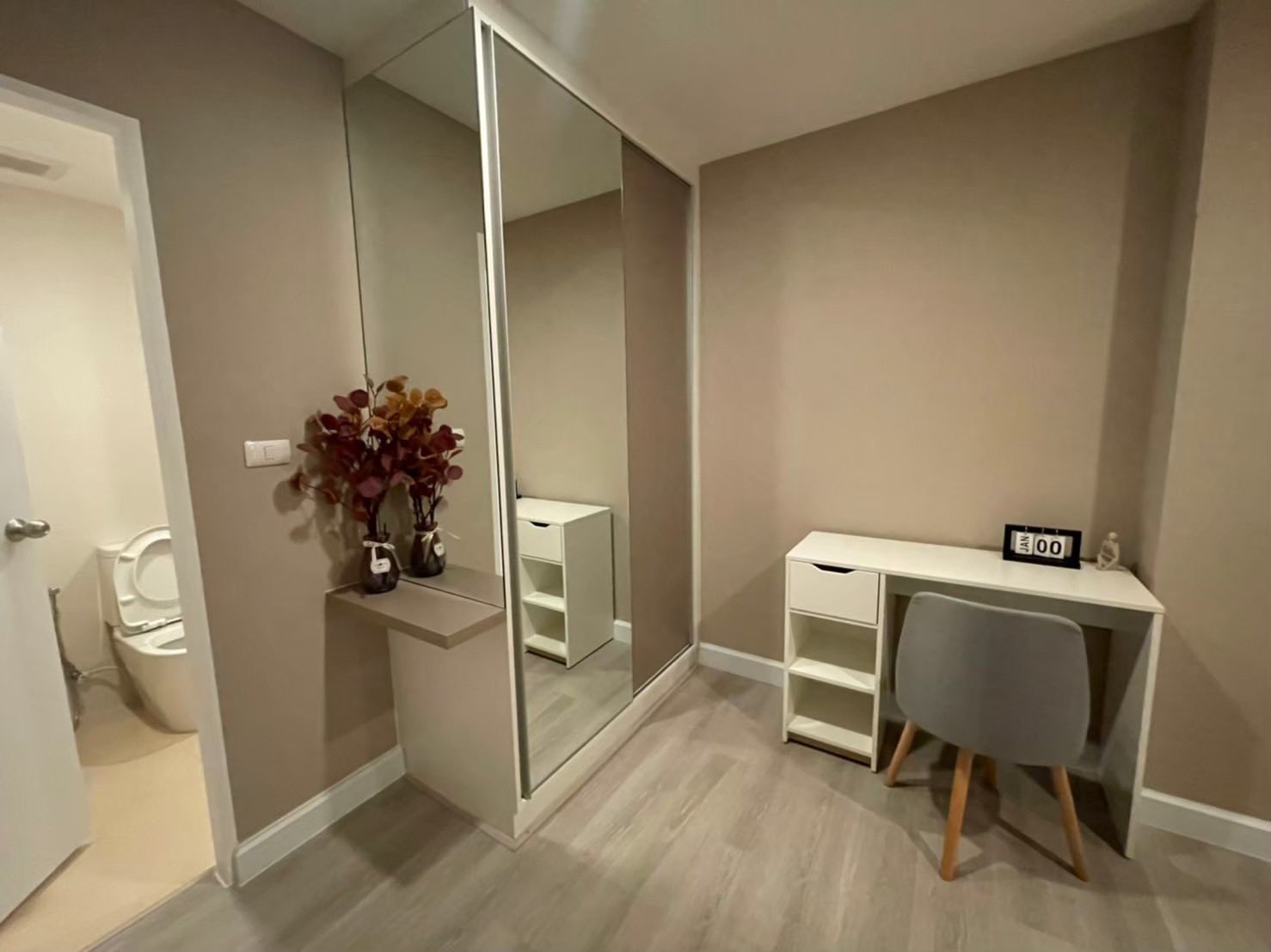 ขาย/ให้เช่า คอนโด Metro Luxe Ratchada (เมโทรลักซ์ รัชดา) 📍 ทำเลดี เดินเพียง 400 เมตรถึง MRT ห้วยขวาง / ใกล้ MRT สุทธิสาร