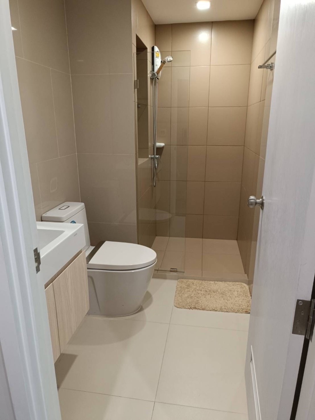 ให้เช่าคอนโด ริชพาร์ค แอท ทริปเปิ้ล สเตชั่น พระราม 9 – ศรีนครินทร์ / For Rent Rich Park @ Triple Station Rama 9 – Srinakarin (English below)