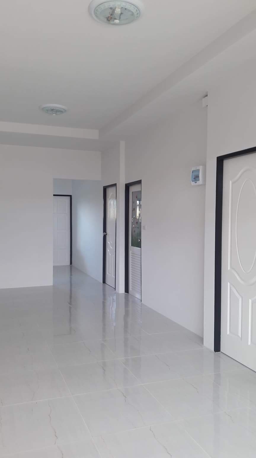 ขาย / ให้เช่า ทาวน์เฮ้าส์ 2 ชั้น หลังมุม 2 นอน 2 น้ำ ขนาด 32 ตรม พร้อมเพอร์ ราคา 8000 บาทต่อดเดือน