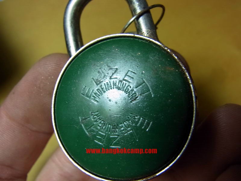 กุญแจฮังการี่..... Made in HUNGARY แท้..ใหม่เก่าเก็บ..ใช้งานได้ปกติ (สีเขียว)