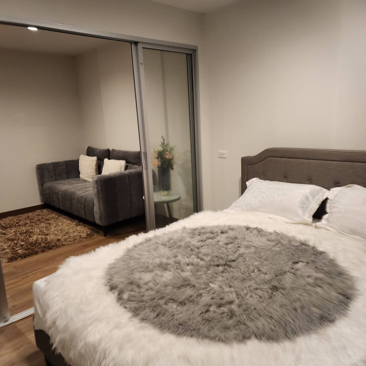 ให้เช่า dcondo Rattanathibet (ดีคอนโด รัตนาธิเบศร์) ก่อนถึงรถไฟฟ้าสถานีไทรม้า สตูดิโอ ขนาด 28.84 ตร.ม. ชั้น 6 ตึกB ทิศเหนือ