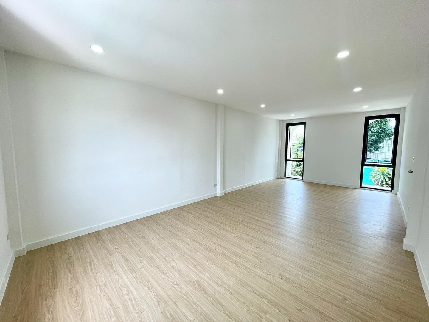 🌟 ขายทาวน์เฮ้าส์ปรับปรุงใหม่ทั้งหลัง พหลโยธิน 48 แยก 52 (ซอยเทพรักษ์) | ฟรีโอน | สวยพร้อมเข้าอยู่ 🌟