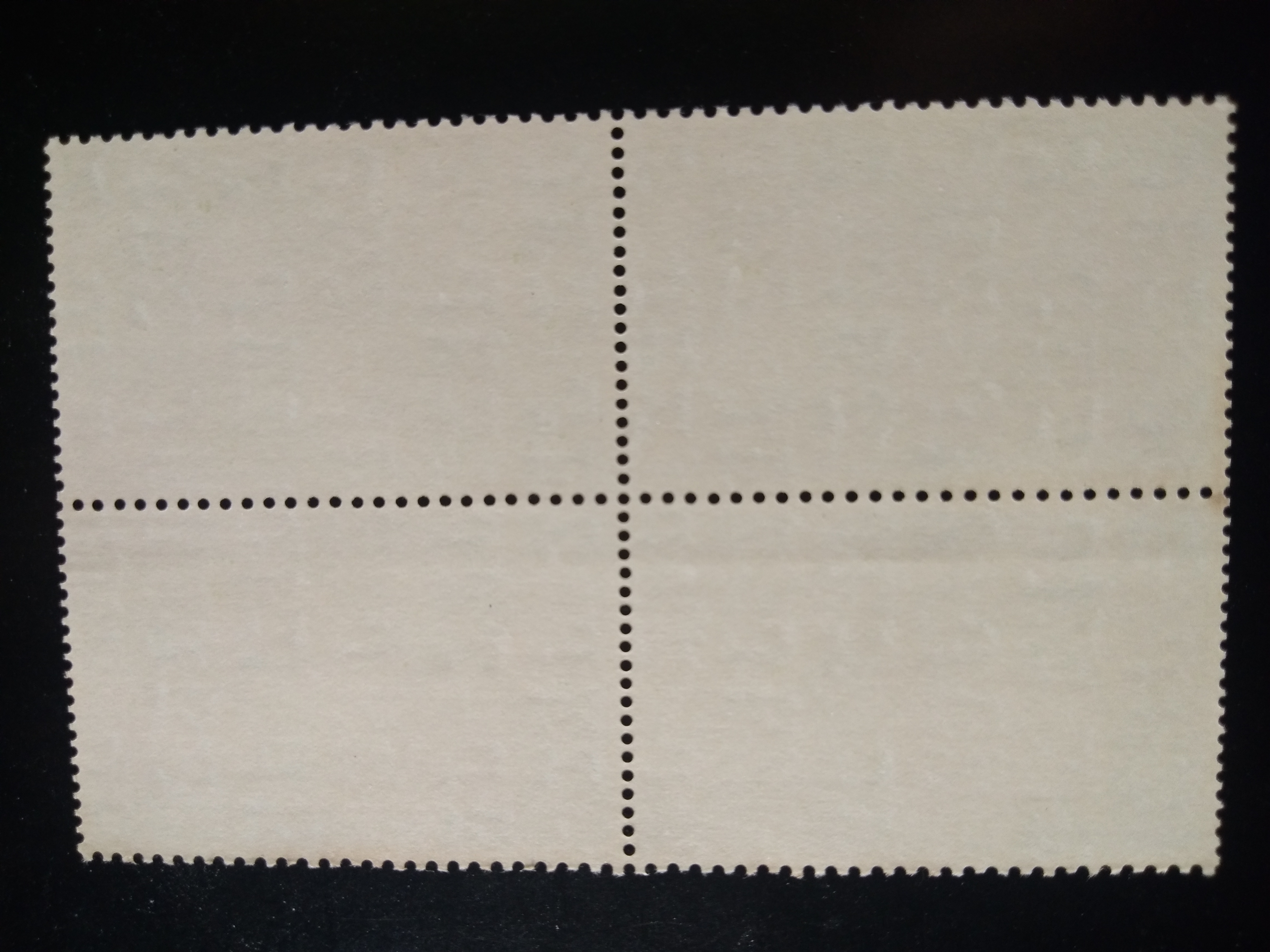 แสตมป์ ชุดดอกบัว ปี 2516 บล็อก 4