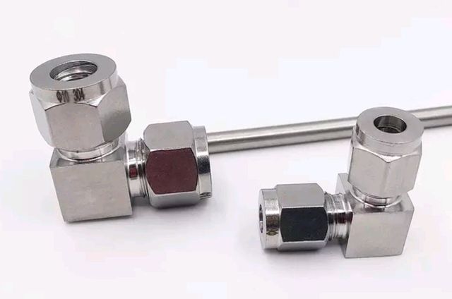 ข้อต่อตรงสแตนเลสตาไก่ SS316L