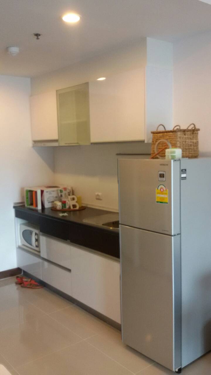 คอนโด Supalai Premier@asoke ให้เช่า ห้องสตูดิโอ ราคา 17000 / เดือน พื้นที่ 35 ตร.ม ชั้น 26 พร้อมเฟอร์ คอนโดอยู่ใกล้ MRT เพชรบุรี เพียง 150 เมตร ใกล้ BTS อโศก และ Airport Rail Link.