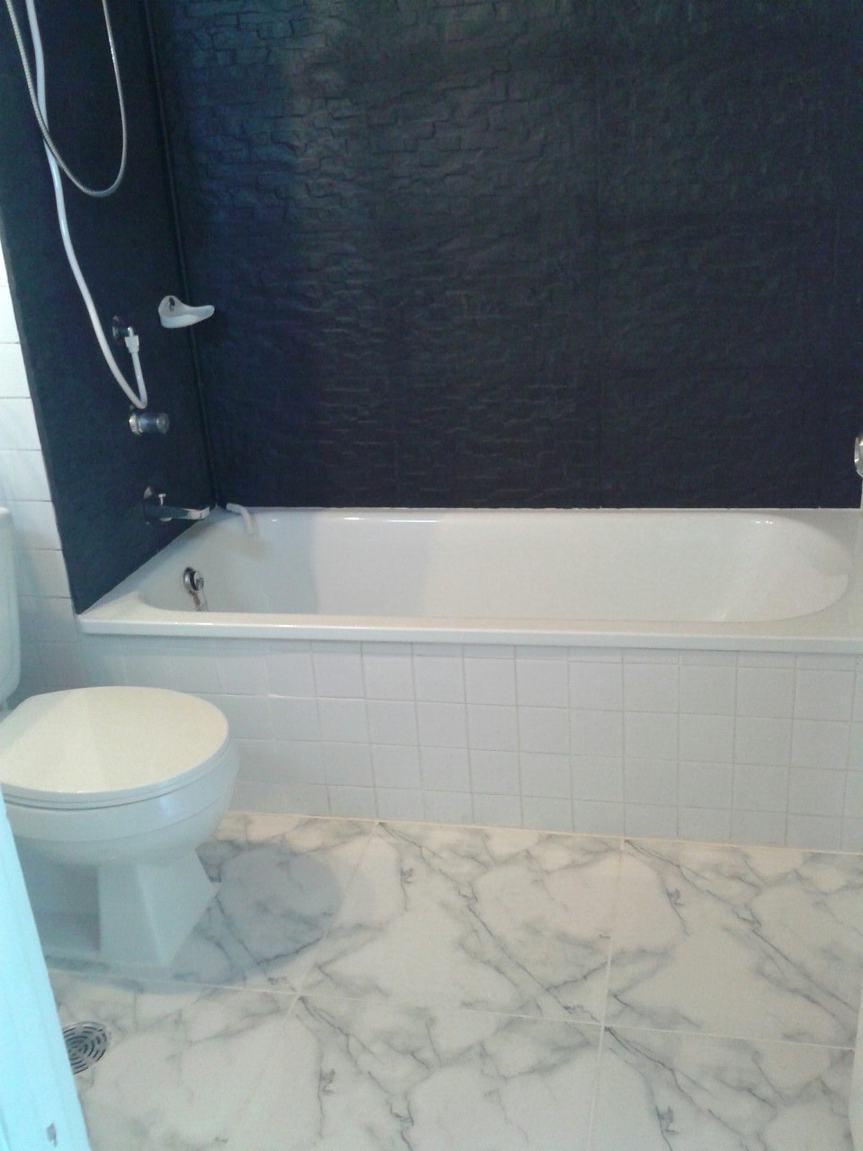 ให้เช่า คอนโด Lake View พื้นที่ 118 ตรม. 3ห้องนอน 3ห้องน้ำ วิวทะเลสาบ เมืองทองธานี ชั้น 28, 1 ห้องนั่งเล่น 1 ห้องครัว 2ระเบียง