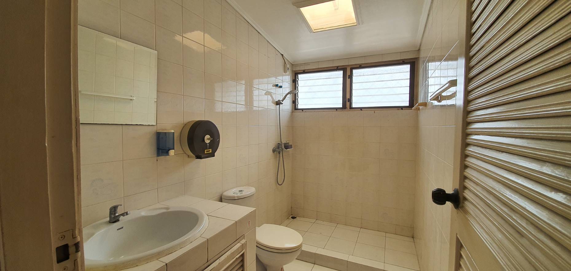 ให้เช่าตึกแถวใกล้ BTS พร้อมพงษ์ ติดกับ Fuji/UFM supermarket