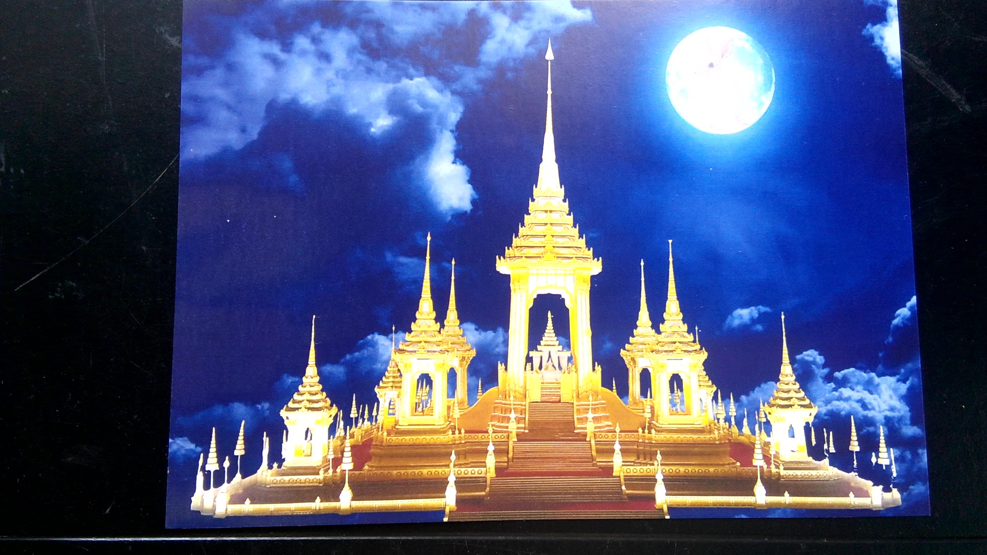 โปสการ์ดถวายพระเพลิง พร้อมลายเซ็นต์ผู้ออกแบบเมรุมาศ ร.9