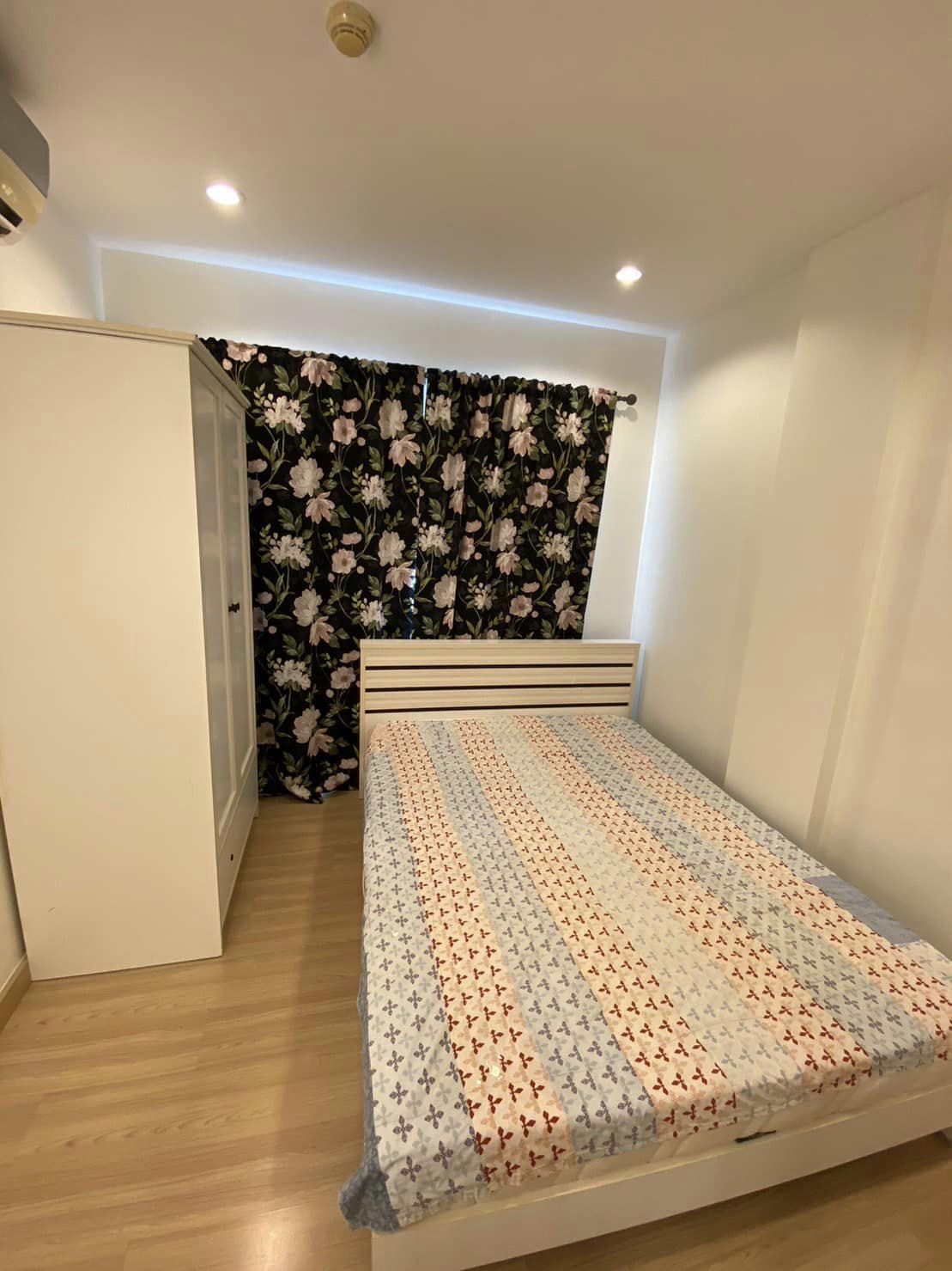 ให้เช่า / ขายคอนโด the kith sukhumvit 113 วัดด่าน 1 ห้องนอน ขนาด 28.5 ตึก C ห้อง 334/148 ชั้น 6 อาคาร 7 ชั้น อยู่ชั้น 6 ดีที่สุดในโครงการ