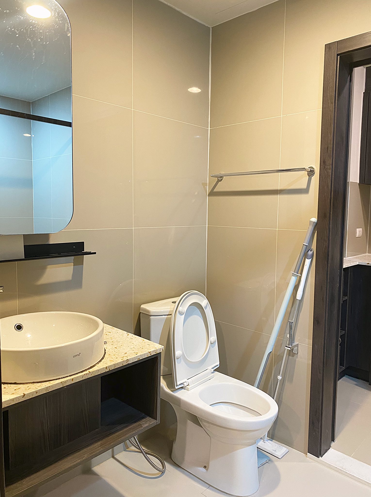 ปล่อยเช่า Condo XT Huaikhwang ห้อง 1 Bedroom ขนาด 35.1 ตร.ม. ชั้น 15 วิวสวนดาดฟ้า ตึก A ติด MRT ห้วยขวาง เพียง 75 เมตร