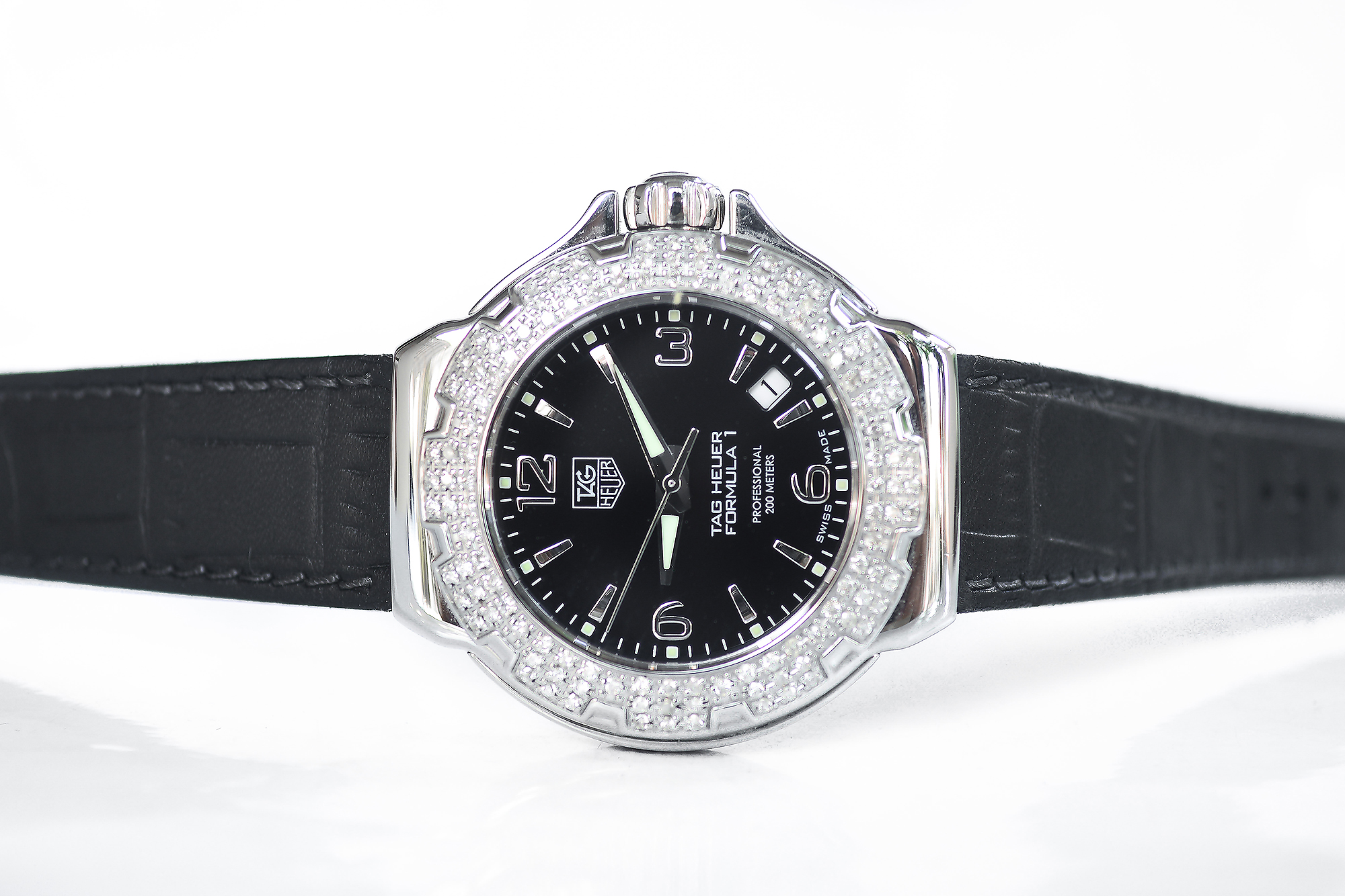 Tag Heuer Formula 1 Boy size หน้าดำ ขอบเพชร (Sold)