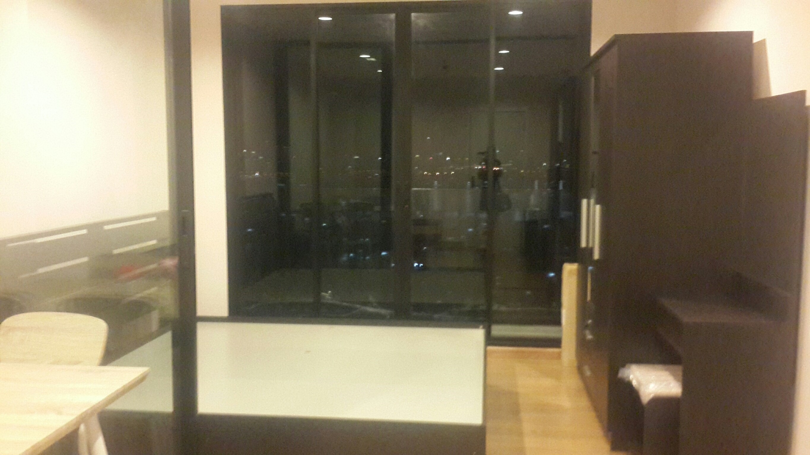 ให้เช่าคอนโด the tree interchange 1 ห้องนอน 1 ห้องน้ำ ชั้น 37 กับ 40 ตึกA 4029 กับ 3703 ทิศใต้คะ วิวแม่น้ำ รัฐสภาคะ ราคา 12,000 บาท full furniture