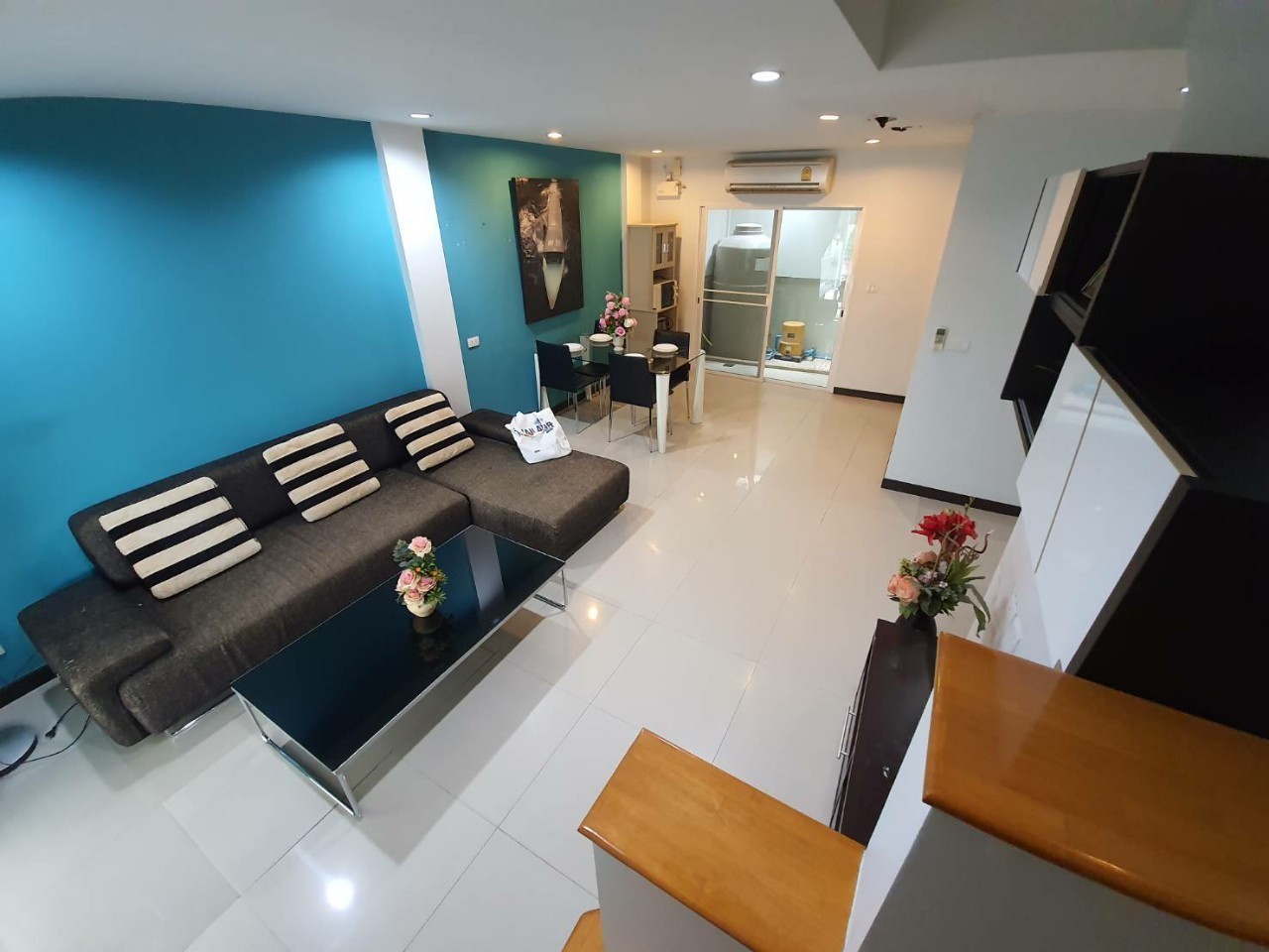 ขาย / เช่า ขายต่ำกว่าราคาตลาด** โฮมออฟฟิศ ทาวน์โฮม 3 ชั้น หมู่บ้าน The Metro Sathorn ใกล้ BTS วุฒากาศ