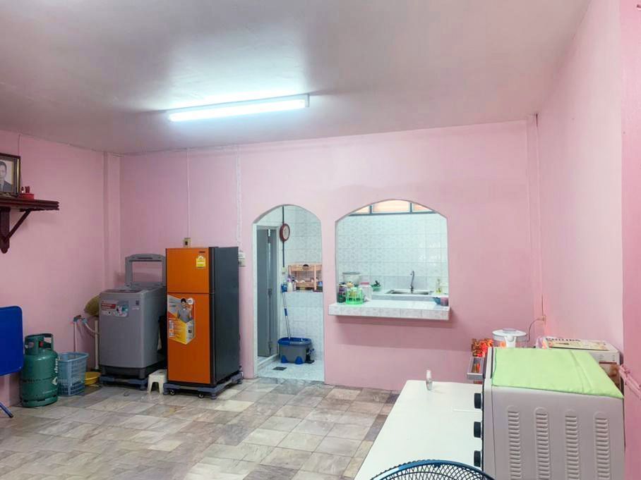 ขายทาวน์เฮ้าส์ 3ชั้น (หมู่บ้านสินวงศ์การ์เด้นท์ ย่านบางแค) พื้นที่ 20.6 ตรว. ตกแต่งต่อเติมด้านหน้า และหลังบ้าน