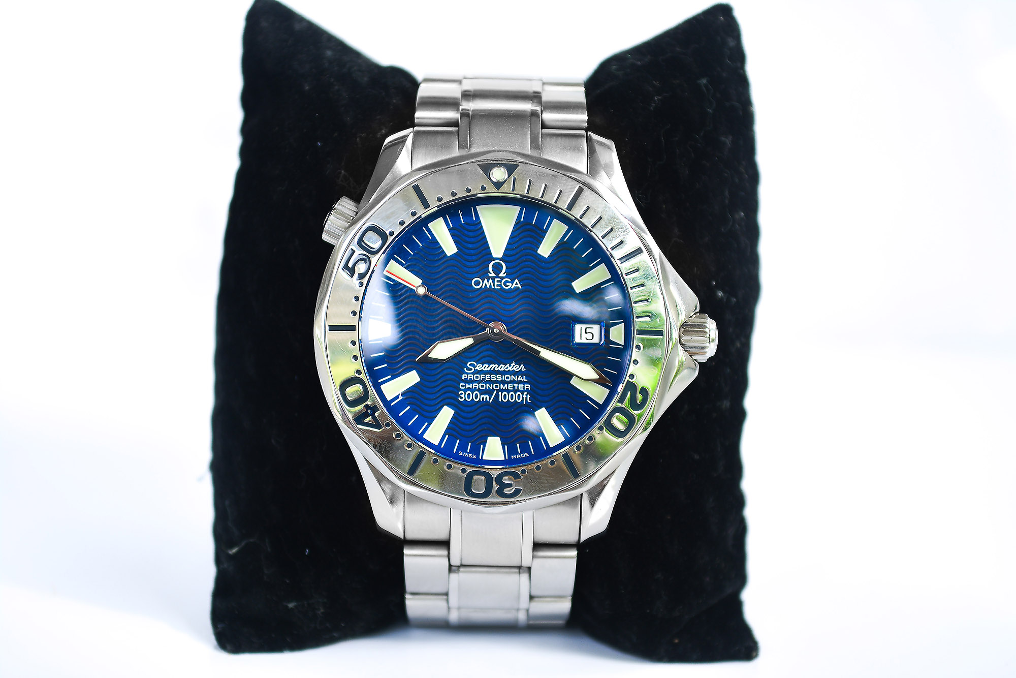 Omega seamaster james bond auto ขอบเหล็ก(Sold)