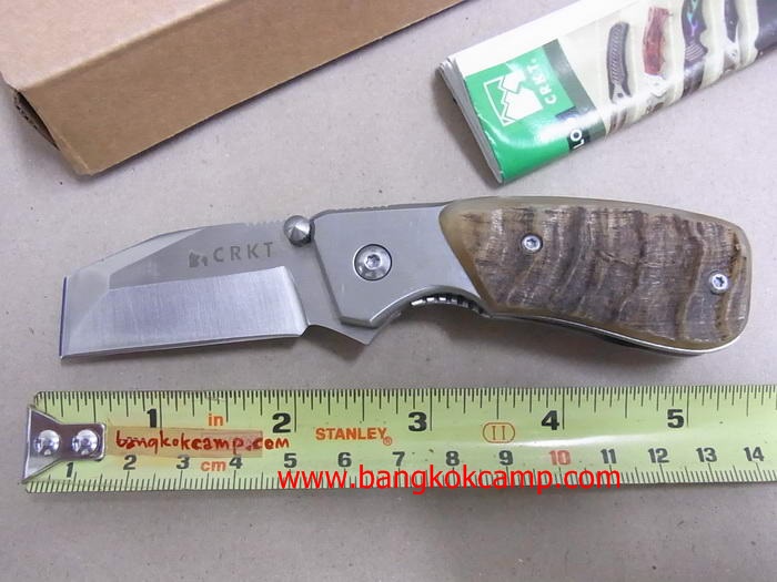 มีดพับ CRKT...ใบมีดออกแบบให้ใช้งานได้อเนกประสงค์... ด้ามประกับเขาแกะแท้ ..พร้อมกล่อง....ใหม่ แท้.(No.7)