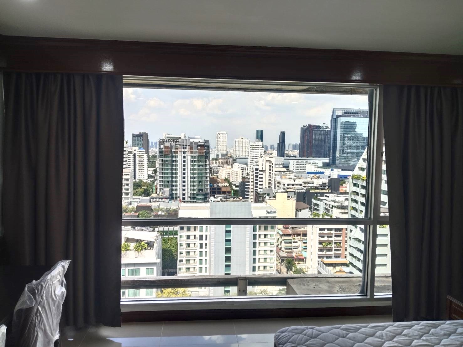 ให้เช่าคอนโด สุขุมวิท สวีท / For Rent Sukhumvit Suite (English below)