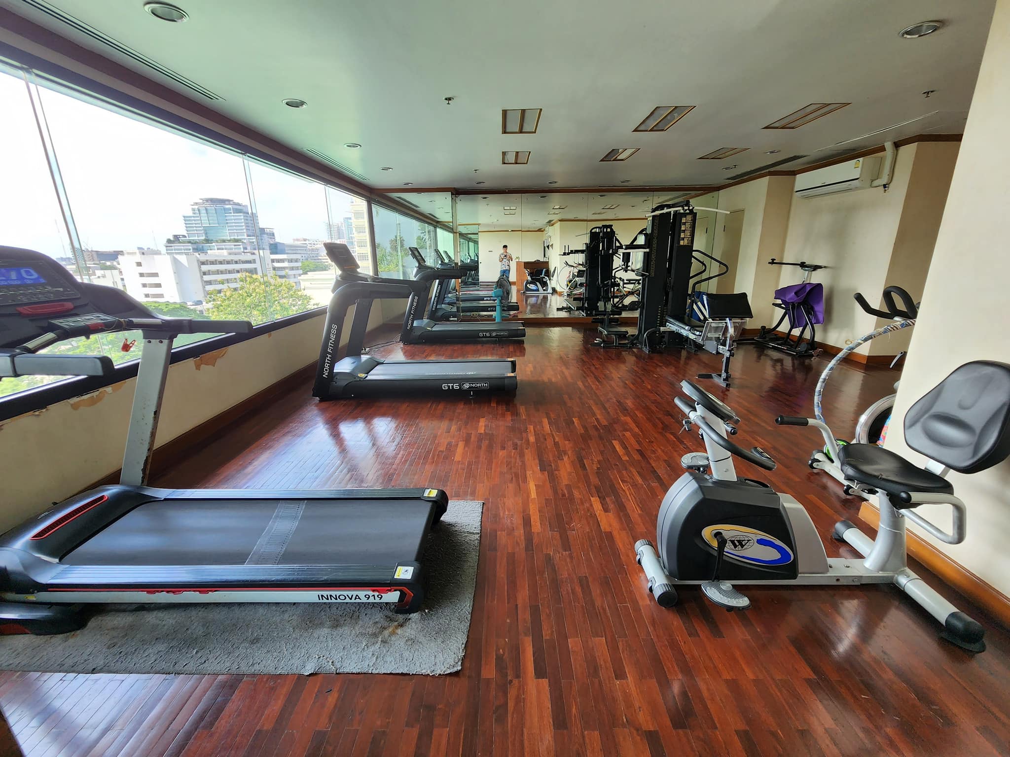 ให้เช่าคอนโดที่สุดแห่งโลเคชั่น พญาไท เพลส - ติด BTS พญาไท ปล่อยเช่าห้องสตูดิโอ ขนาด 29 ตร.ม. ชั้น 22 เพิ่งรีโนเวท