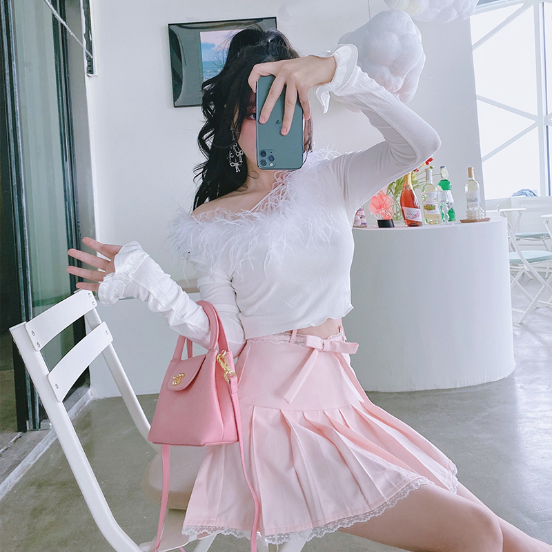 Summer Joy : พรีออเดอร์ เสื้อยืดเข้ารูปแขนยาวสีขาวแต่งขนนก แบรนด์แท้
