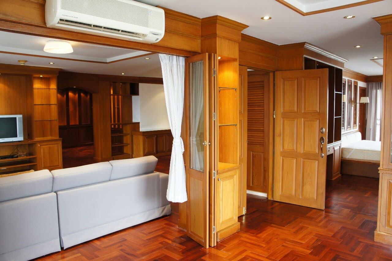 คอนโด ริชมอนด์ พาเลส (Richmond Palace) สุขุมวิท 43 ให้เช่า ห้อง 2 ห้องนอน 2 ห้องน้ำ พื้นที่ 163 ตร.ม ชั้น 14 วิวเมือง เฟอร์พร้อม