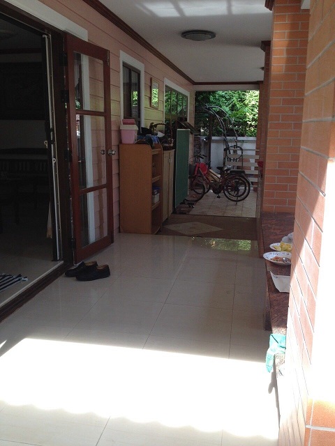 ขายบ้านเดียวหมู่บ้าน ลภาวัน โครงการ 9 ถนนเลียบคลองแอน 4 ห้อง 3 ห้องน้ำ 1 ห้องนั่งเล่น 1 ห้องโถง 1 ห้องครัว 1 ห้องทานอาหาร พื้นที่ 89 ตร.ว ถนนราชพฤกษ์