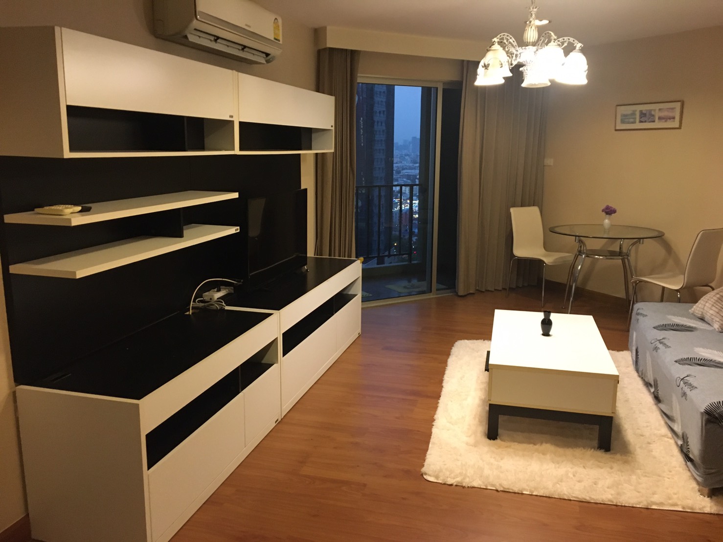 ให้เช่าคอนโด Belle Grand Rama 9 : เบลล์ แกรนด์ พระราม 9 ขนาด 49.05 ตรม 1 ห้องนอน 1 ห้องน้ำ ชั้น 22 ตึก D2 วิวเมือง