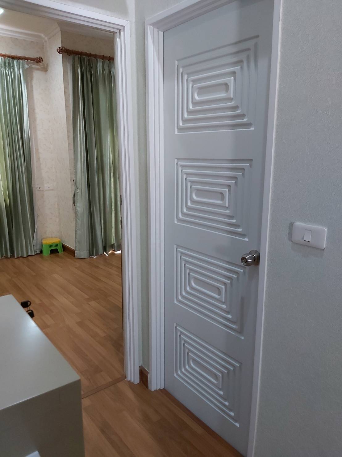 ขายทาวน์เฮ้าส์ 2 ชั้น หมู่บ้าน โกลเด้น ทาวน์ วัชรพล-สุขาภิบาล 5 Gloden Town Watcharapol-Sukhapiban 5 มี 4 ห้องนอน